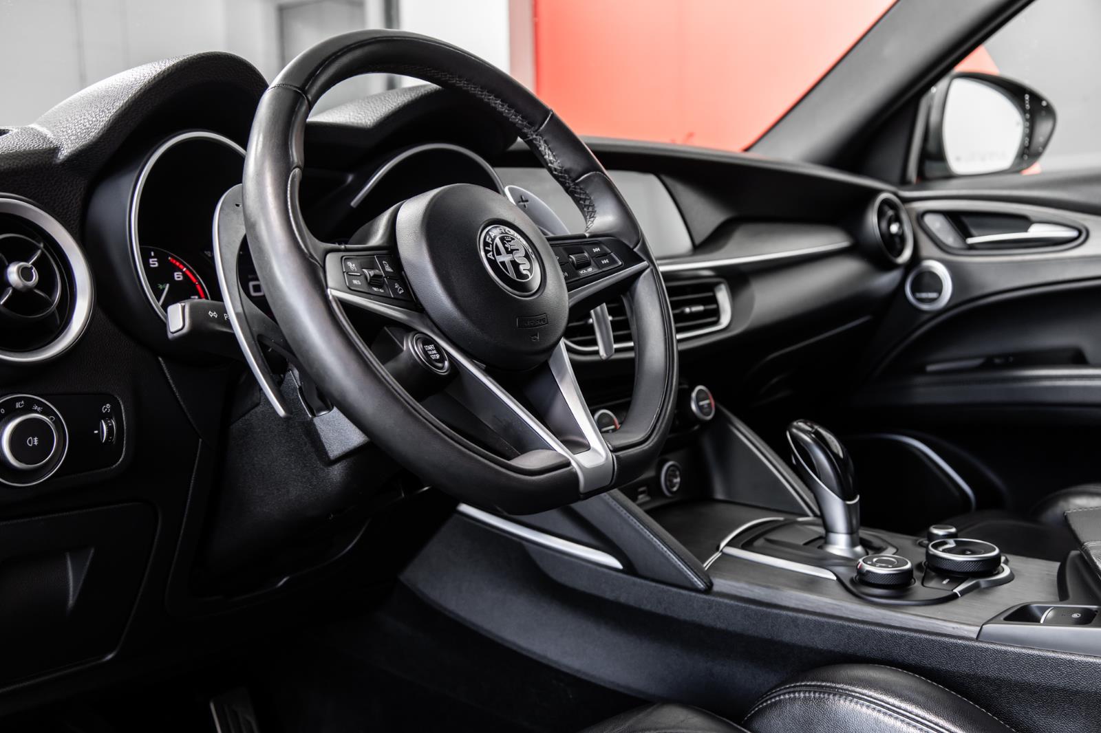 alfa romeo Stelvio 2018 - 25