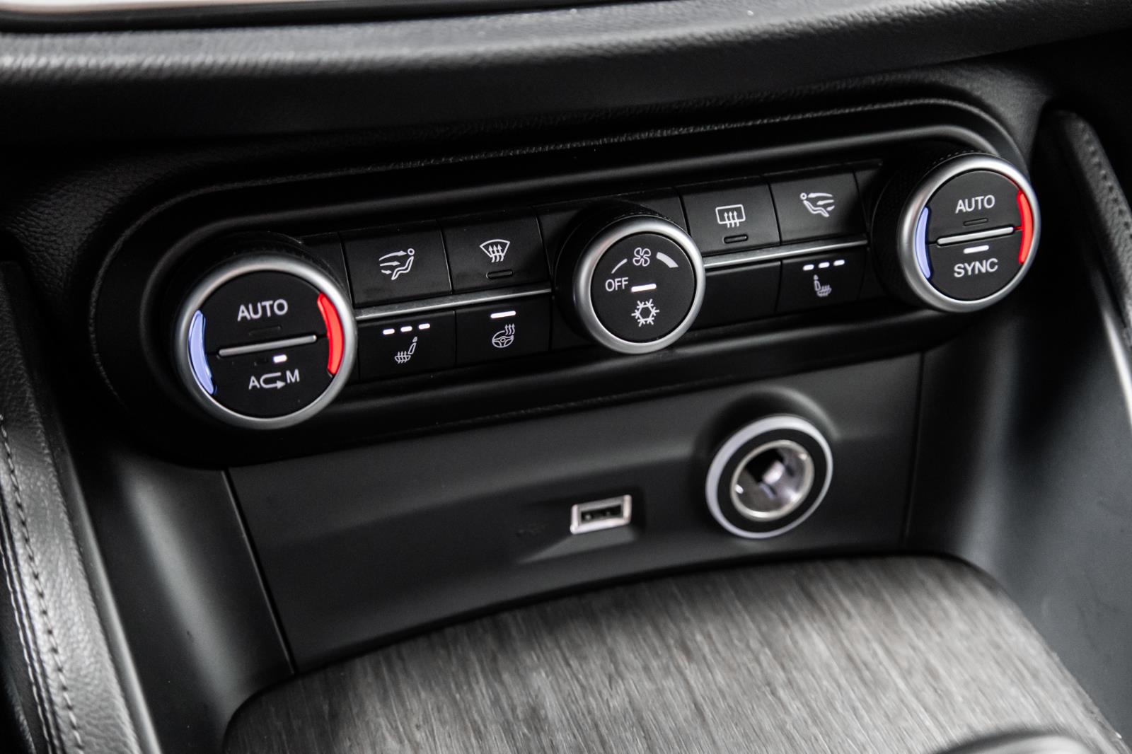 alfa romeo Stelvio 2018 - 33