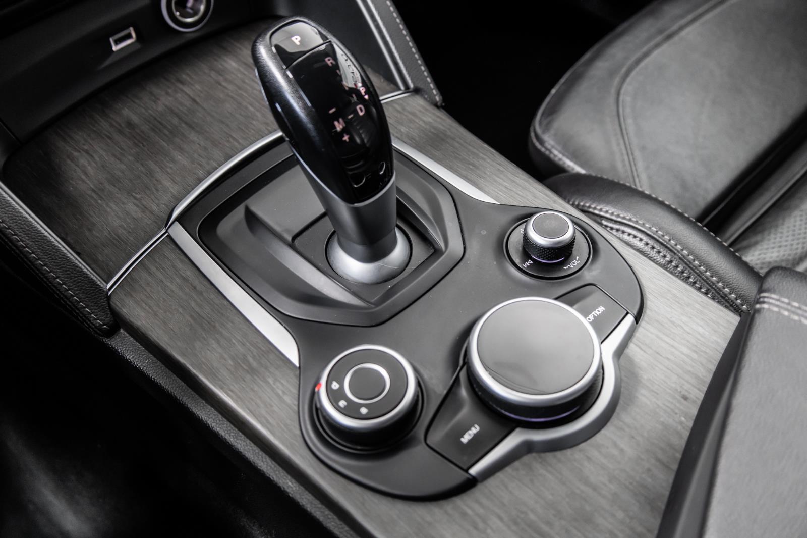 alfa romeo Stelvio 2018 - 36