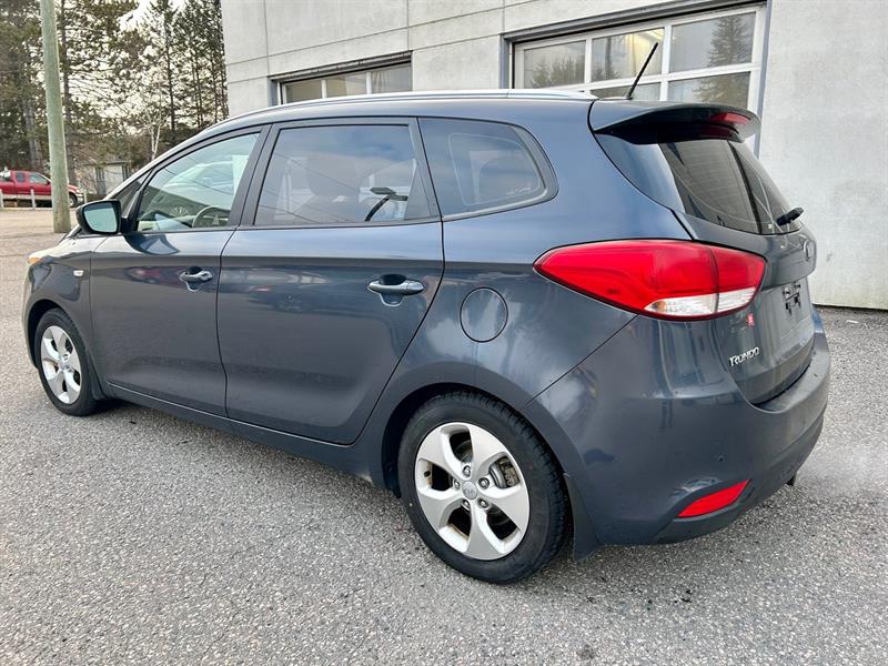 Kia Rondo 7