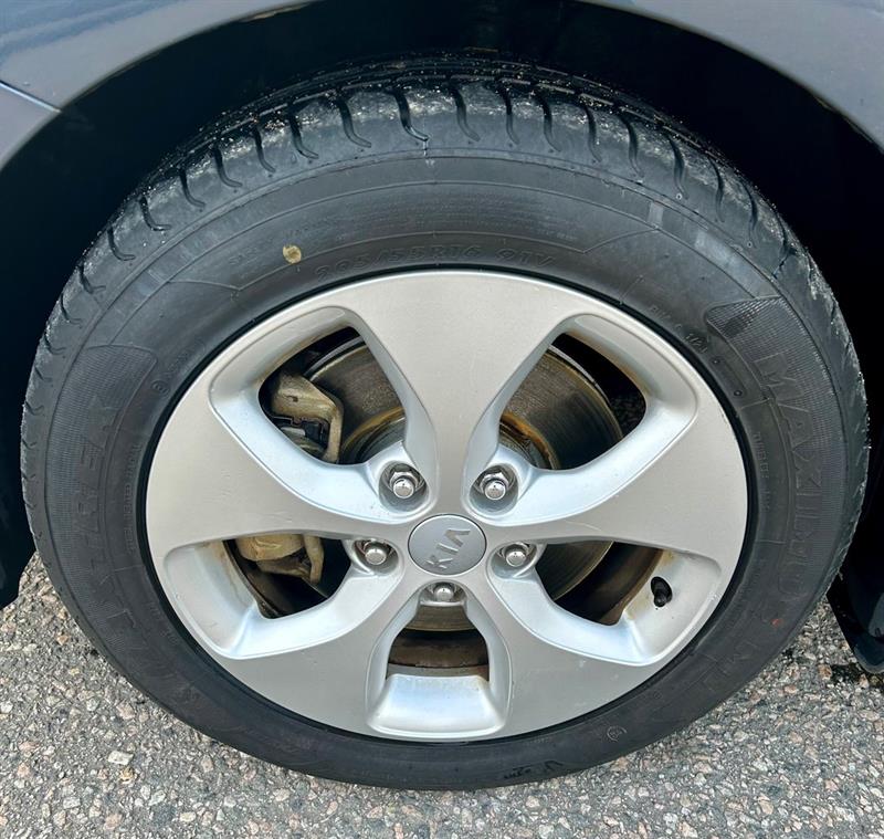 Kia Rondo 9