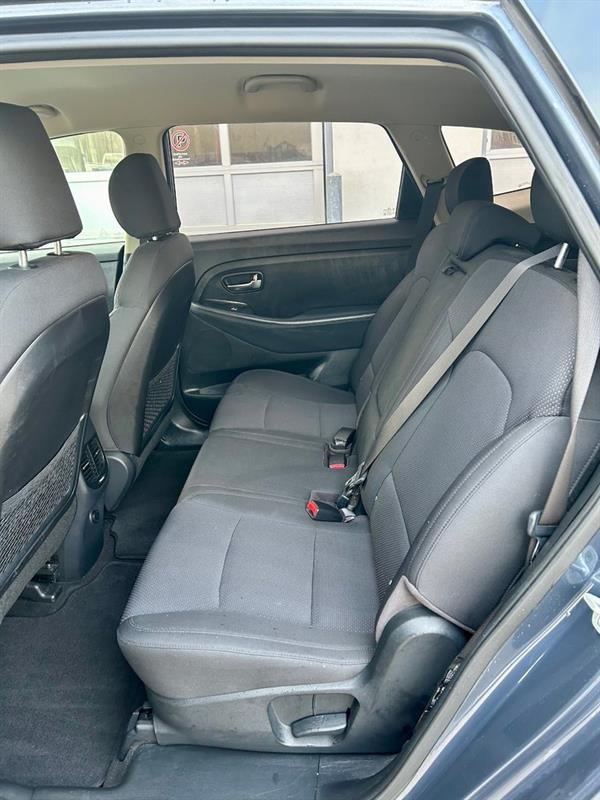 Kia Rondo 11