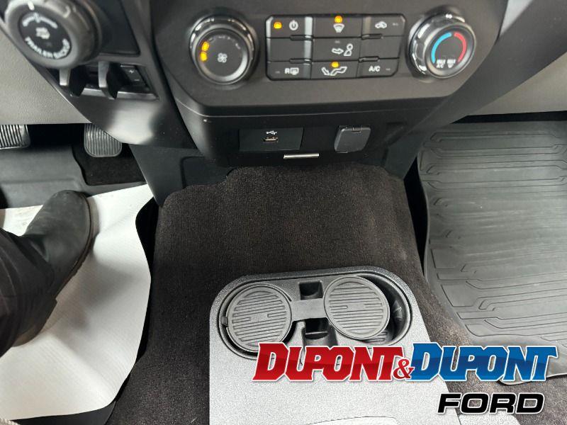 Ford F-150 32