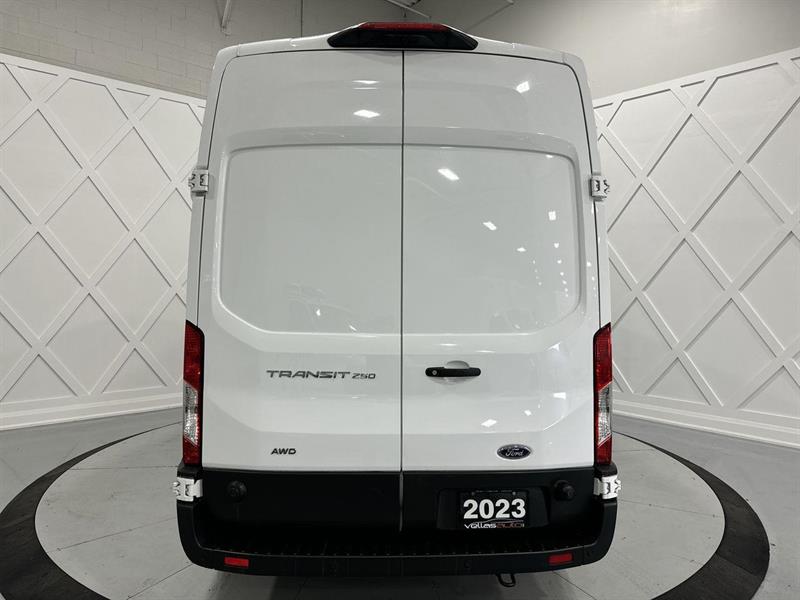 ford Transit 2023 - 26