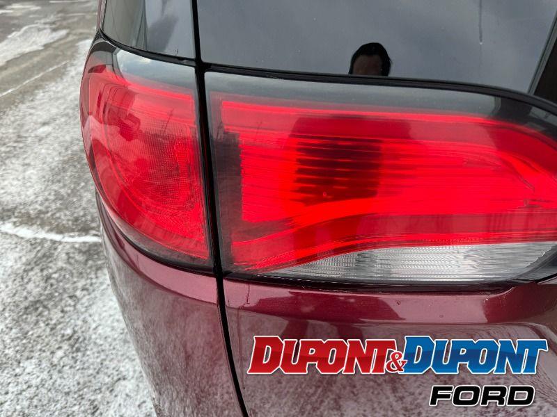 Chrysler Pacifica 12