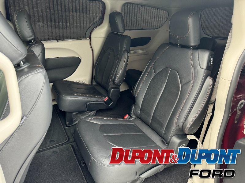 Chrysler Pacifica 21