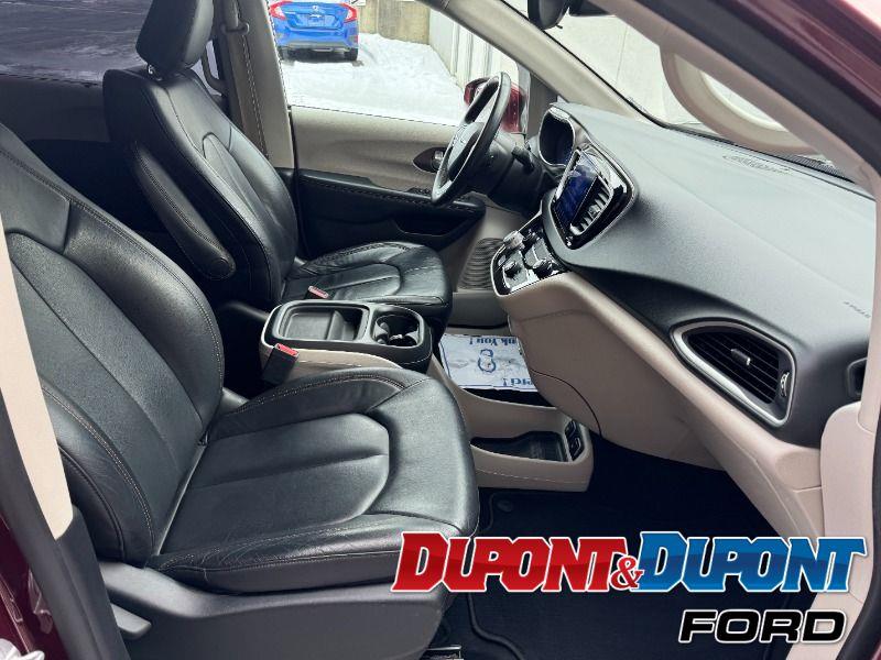 Chrysler Pacifica 26