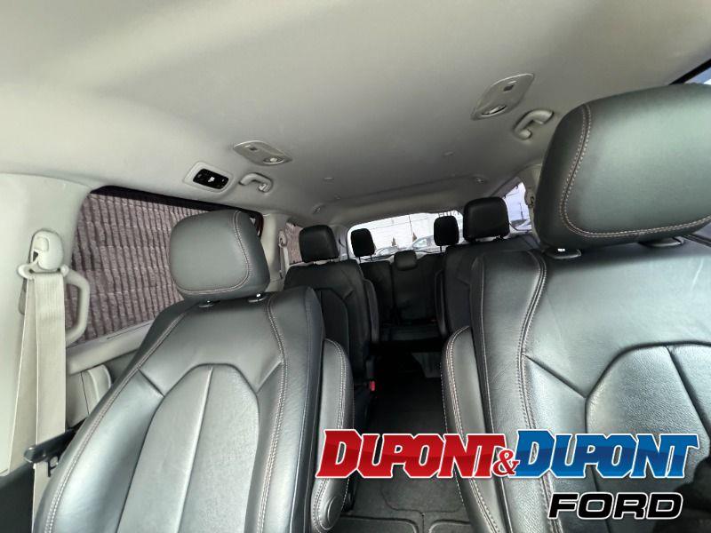 Chrysler Pacifica 33