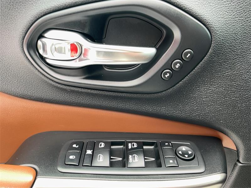 Jeep Cherokee 12