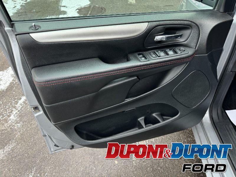 Dodge Grand Caravan 12