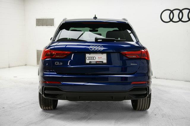 Audi Q3 7