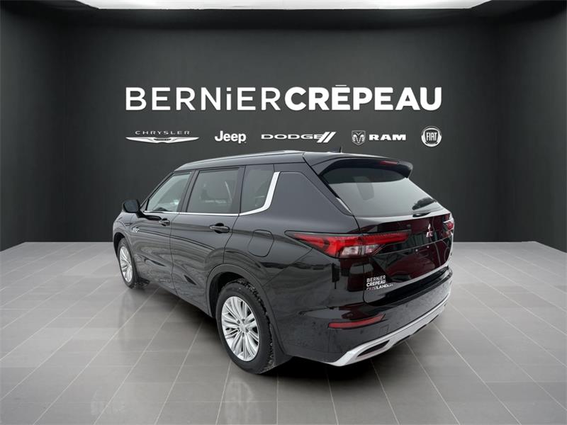 Mitsubishi Outlander 3