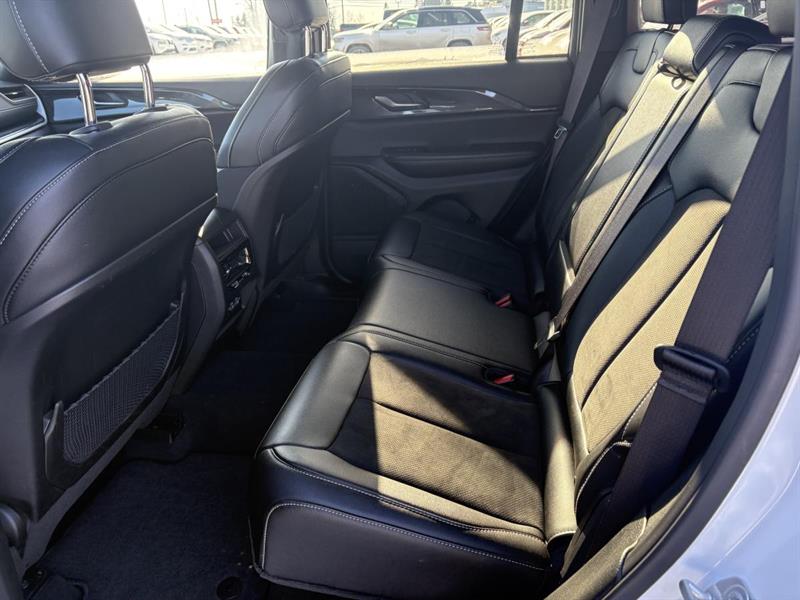 Jeep Grand Cherokee 12