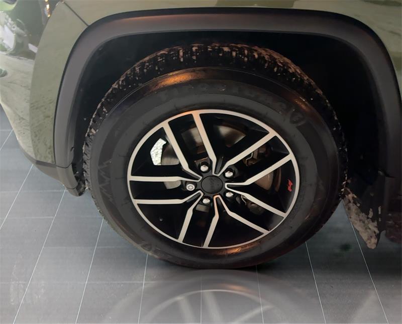 Jeep Grand Cherokee 8