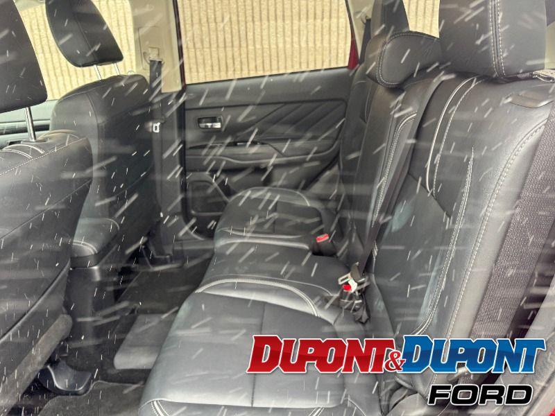 Mitsubishi Outlander 23