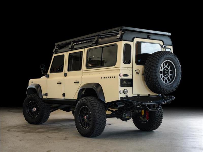 Land Rover Defender 4