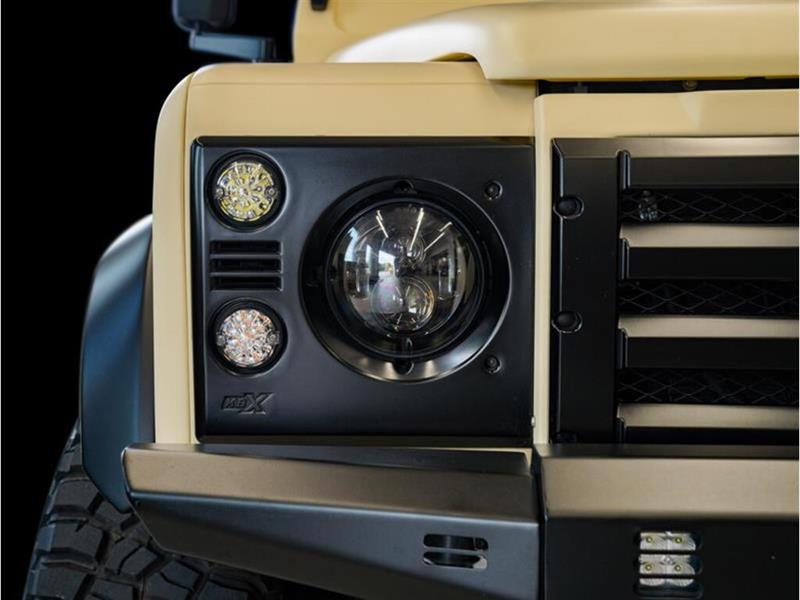 Land Rover Defender 5