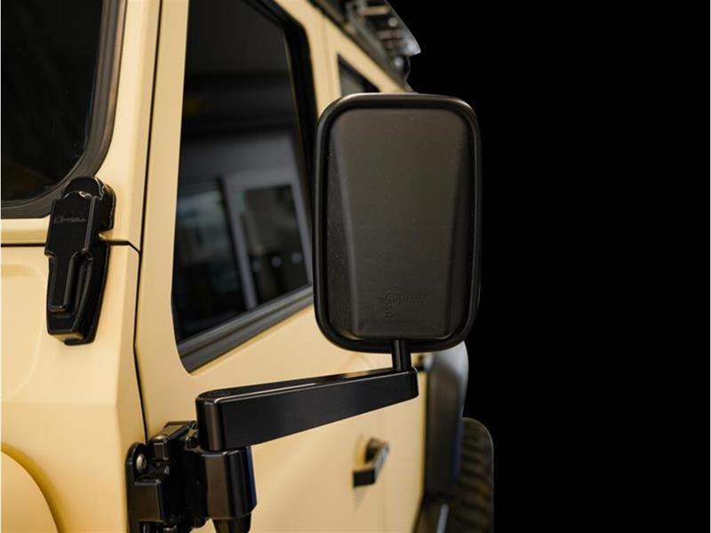 Land Rover Defender 28