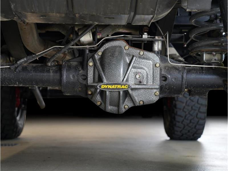 Land Rover Defender 33