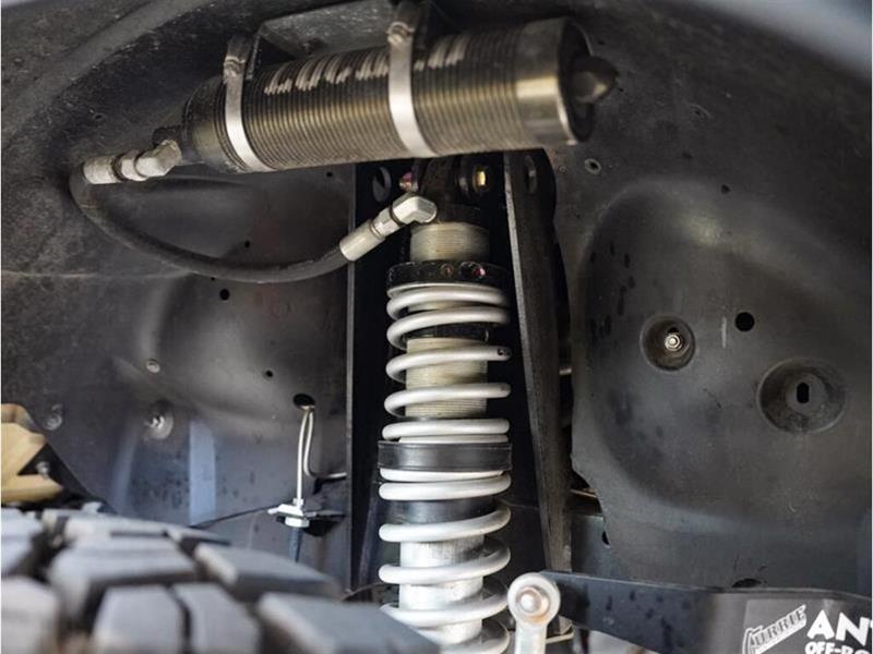 Land Rover Defender 37