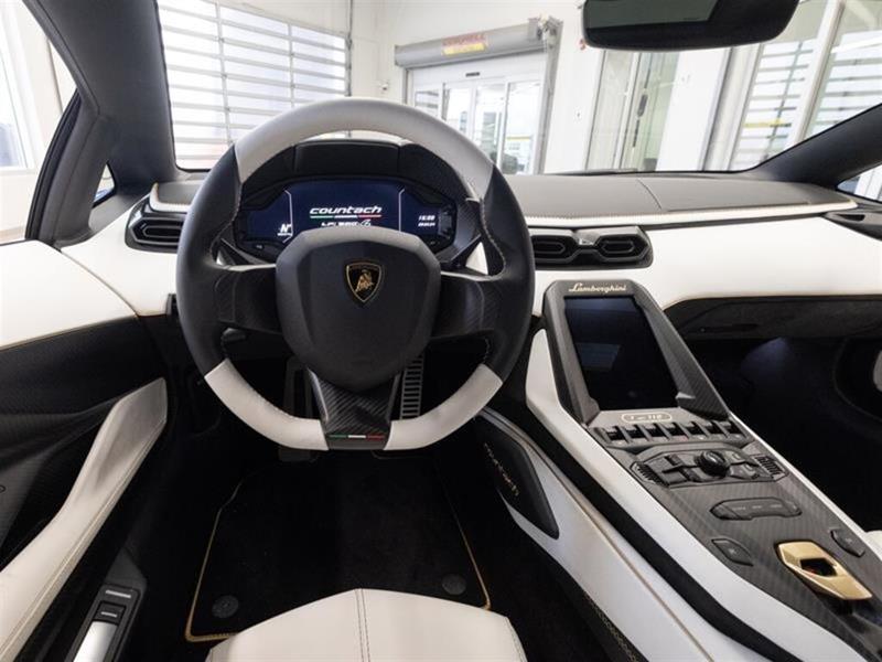 Lamborghini Countach 3