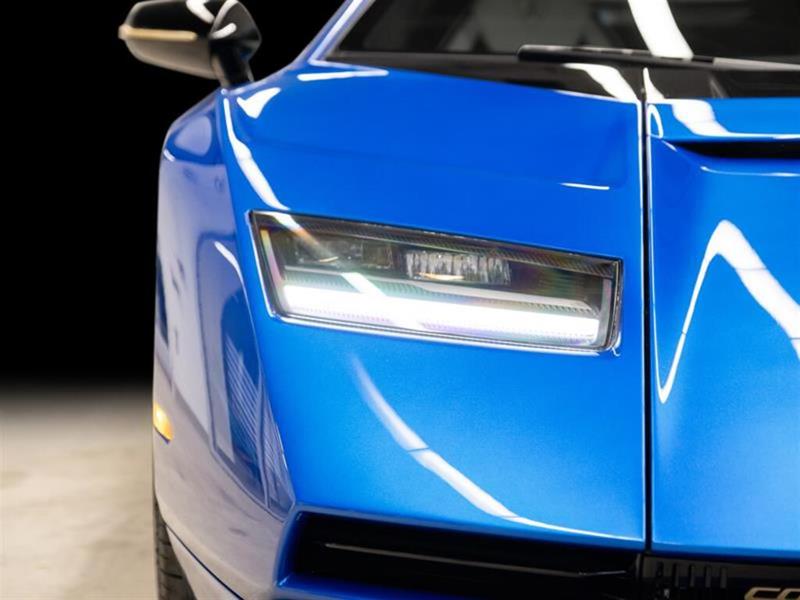 Lamborghini Countach 7