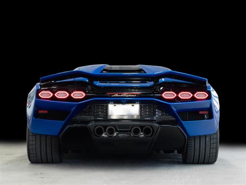 Lamborghini Countach 8