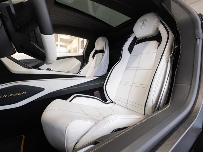 Lamborghini Countach 10