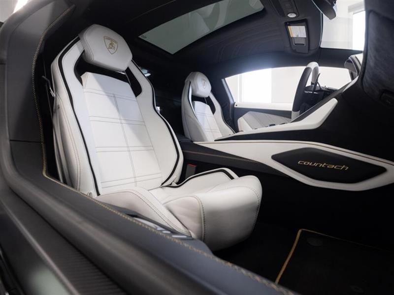 Lamborghini Countach 12