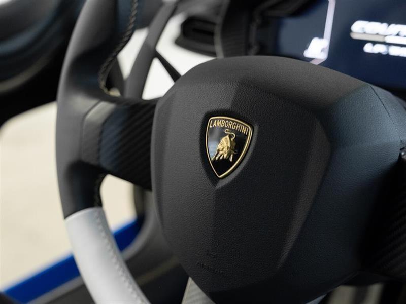 Lamborghini Countach 20