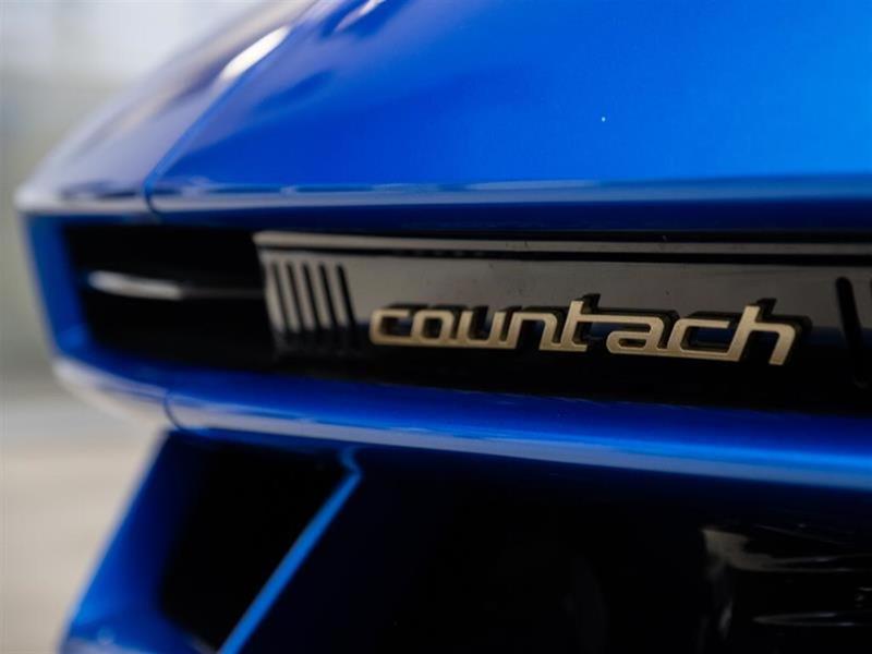 Lamborghini Countach 34