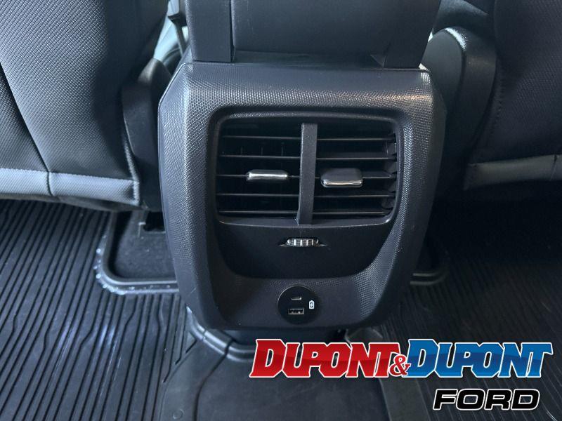 Ford Mustang Mach-e 32