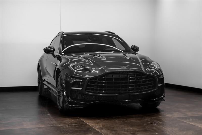 Aston Martin DBX 3