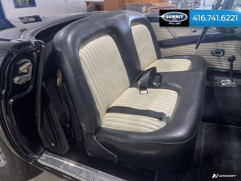 Ford Thunderbird 22