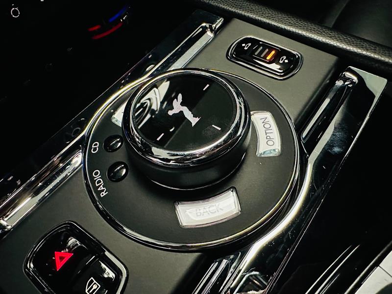 Rolls Royce Silver Wraith 27