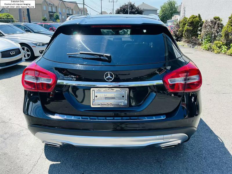 Mercedes-Benz GLA-Class 10