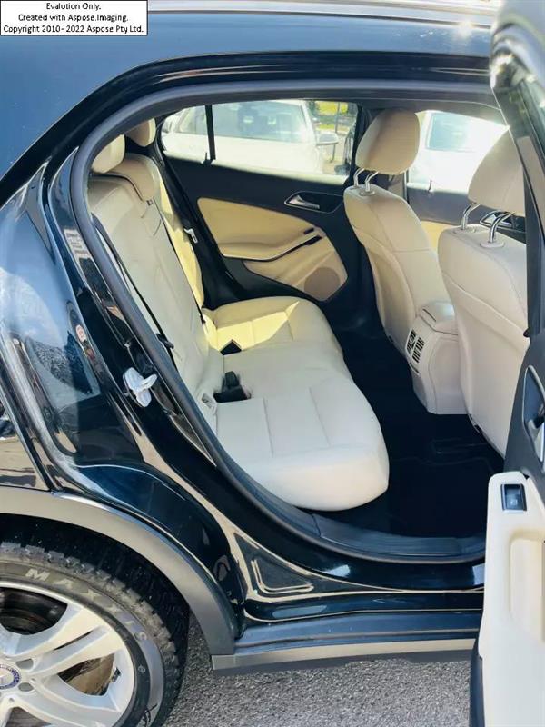 Mercedes-Benz GLA-Class 17