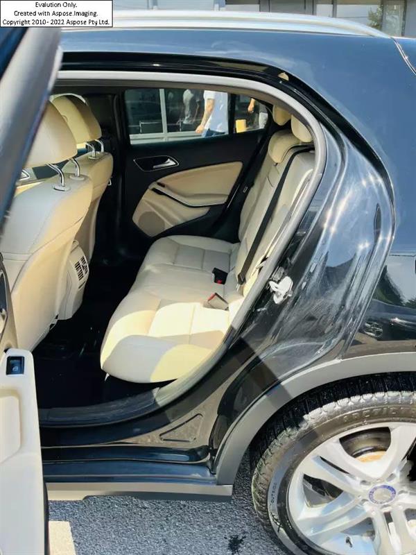 Mercedes-Benz GLA-Class 21