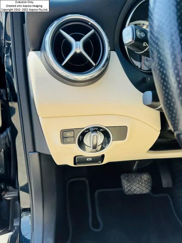 Mercedes-Benz GLA-Class 26