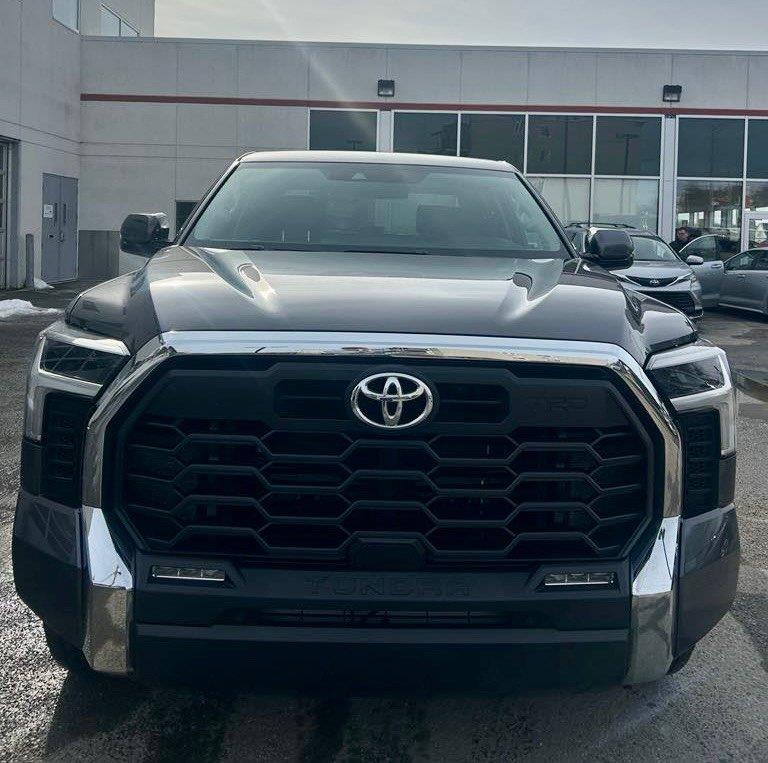 Toyota Tundra 2