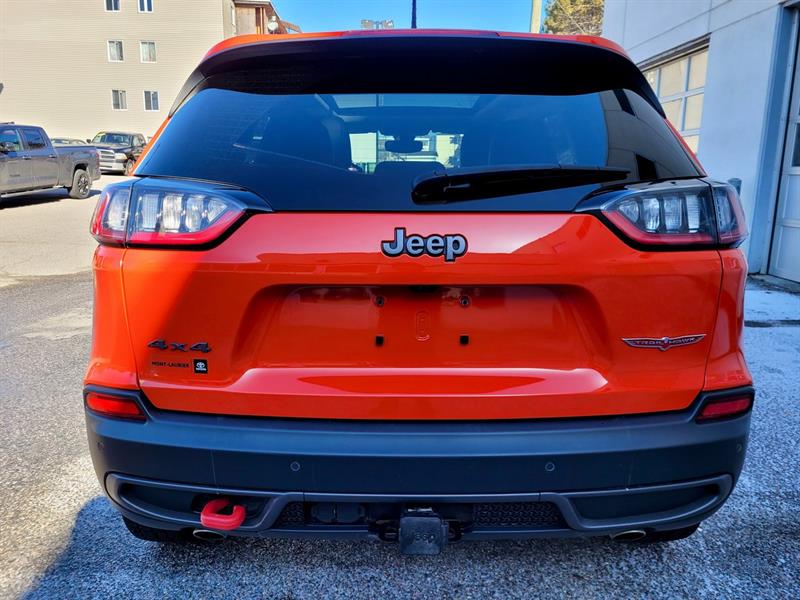 Jeep Cherokee 6