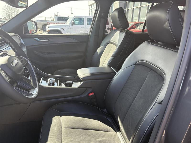 Jeep Grand Cherokee 12