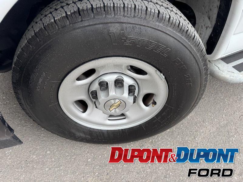 Chevrolet Express Cargo Van 8