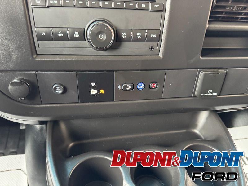 Chevrolet Express Cargo Van 27