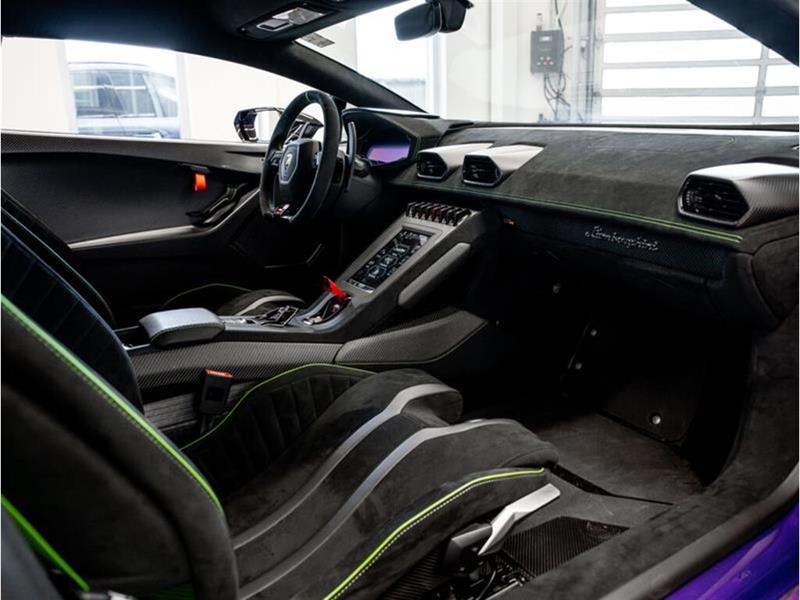 Lamborghini Huracán 12