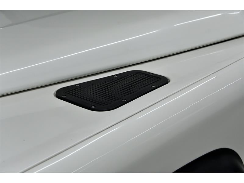 Land Rover Defender 39