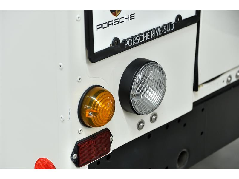 Land Rover Defender 43