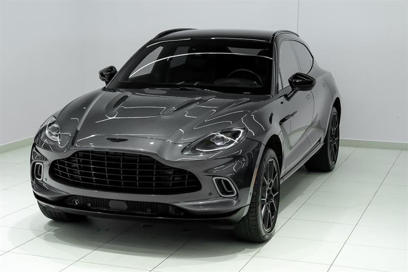 Aston Martin DBX 2