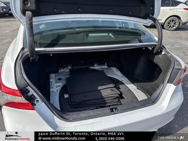 toyota Camry 2018 - 16