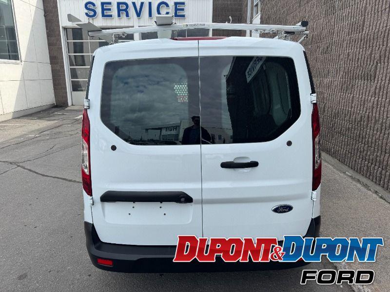 Ford Transit Connect 4